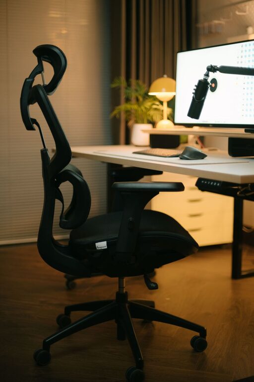 Tips for Choosing a Comfortable Desk Chair for Your Workspace